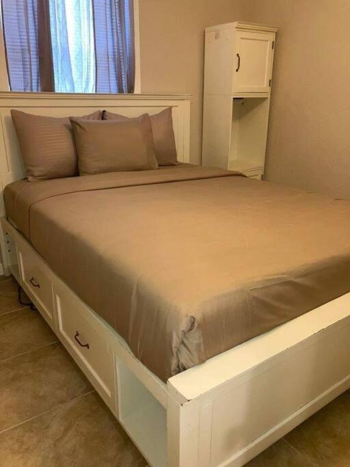 Hidden Gem 3br/1b+jacuzzi+busch Garden+fishn+kayak * Tampa