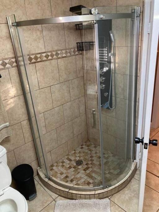 Hidden Gem 3br/1b+jacuzzi+busch Garden+fishn+kayak Ferienhaus