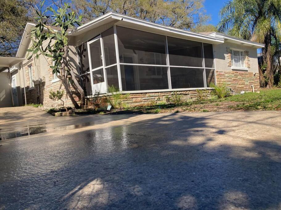 Ferienhaus Hidden Gem 3br/1b+jacuzzi+busch Garden+fishn+kayak